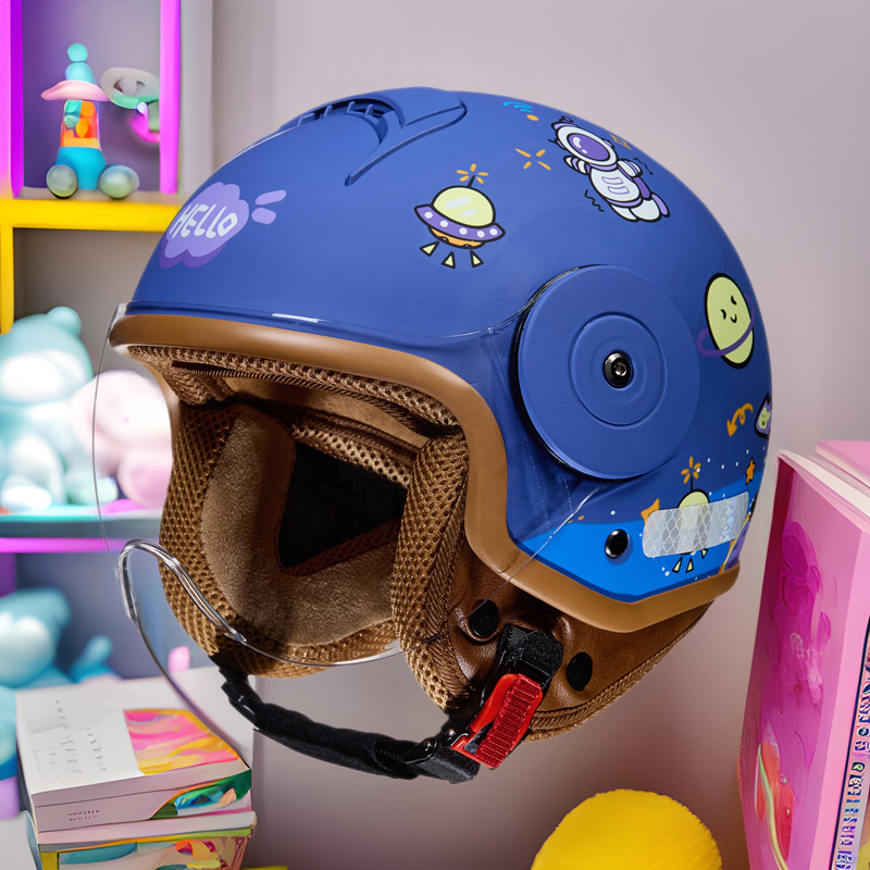 BYB Children Cartoon Helmet 3C - Kids Ride On Suitcase Scooter 评论和价格